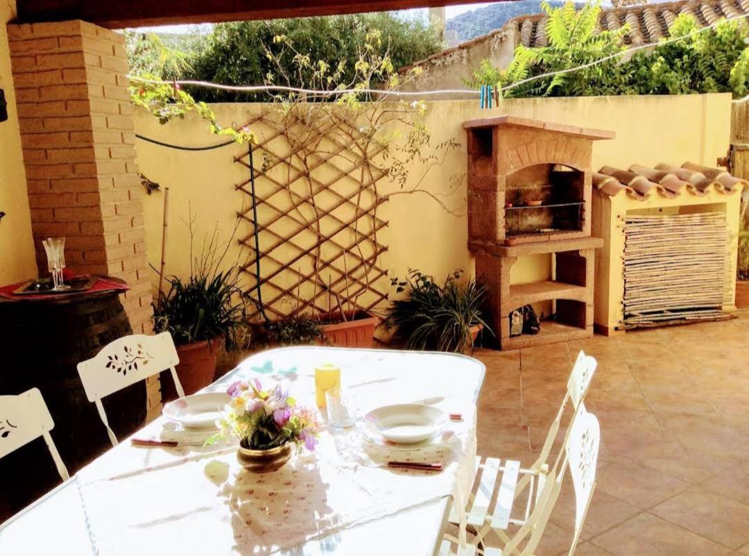 B&B Su Frori Arrubiu Teulada Bagian luar foto